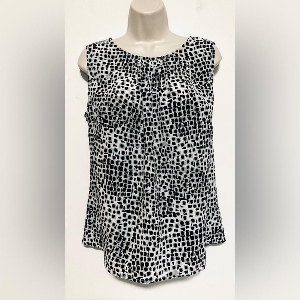 Christopher & Banks Black & White geometric Printed Sleeveless top
